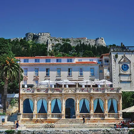 2 Bedroom Beautiful In *