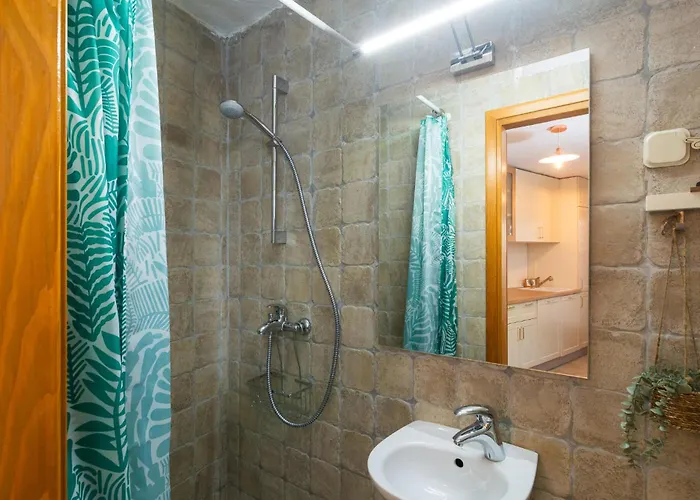 2 Bedroom Beautiful In Holiday home Pitve