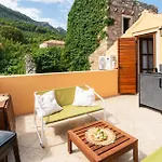 2 Bedroom Beautiful In 펜션 Pitve