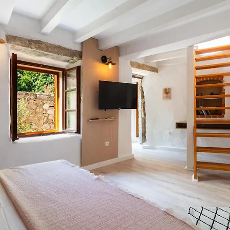 Prázdninový dům 2 Bedroom Beautiful In Pitve