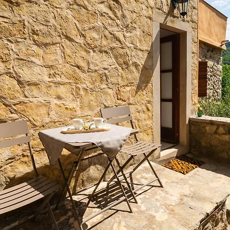 2 Bedroom Beautiful In Prázdninový dům