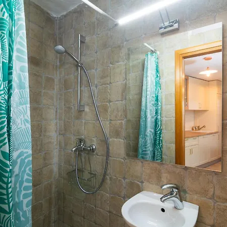 2 Bedroom Beautiful In Prázdninový dům Pitve