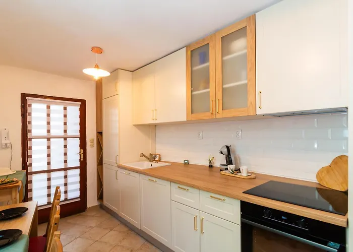 2 Bedroom Beautiful In Дом отдыха *
